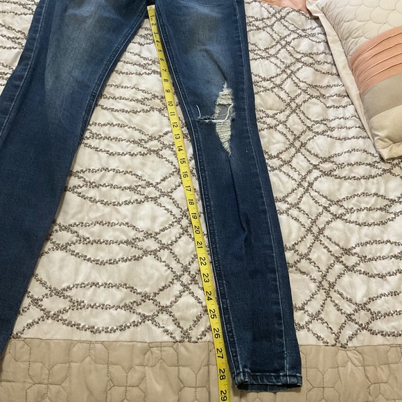 Hollister skinny jeans size 25W x 31L Rise 28.5” classic medium wash denim - Picture 4 of 8